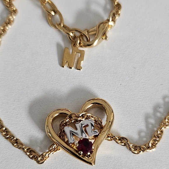 Nina Ricci Heart shaped Two Toned Necklace - Picture 4 of 5